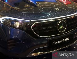 Mercedes-Benz tarik ribuan EQB akibat baterai bermasalah